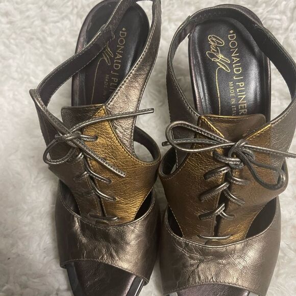 Donald J Pliner Metallic two tone Bronze Leather Heels SZ7.5M - Picture 3 of 12